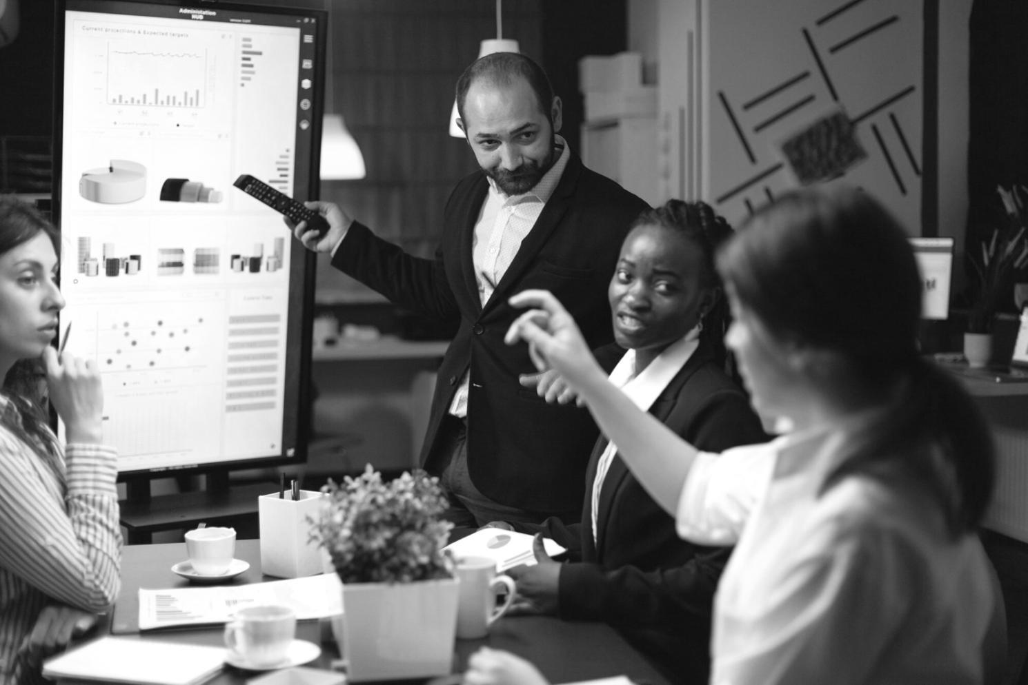 Analyse comparative de performance financière multi-sectorielle
